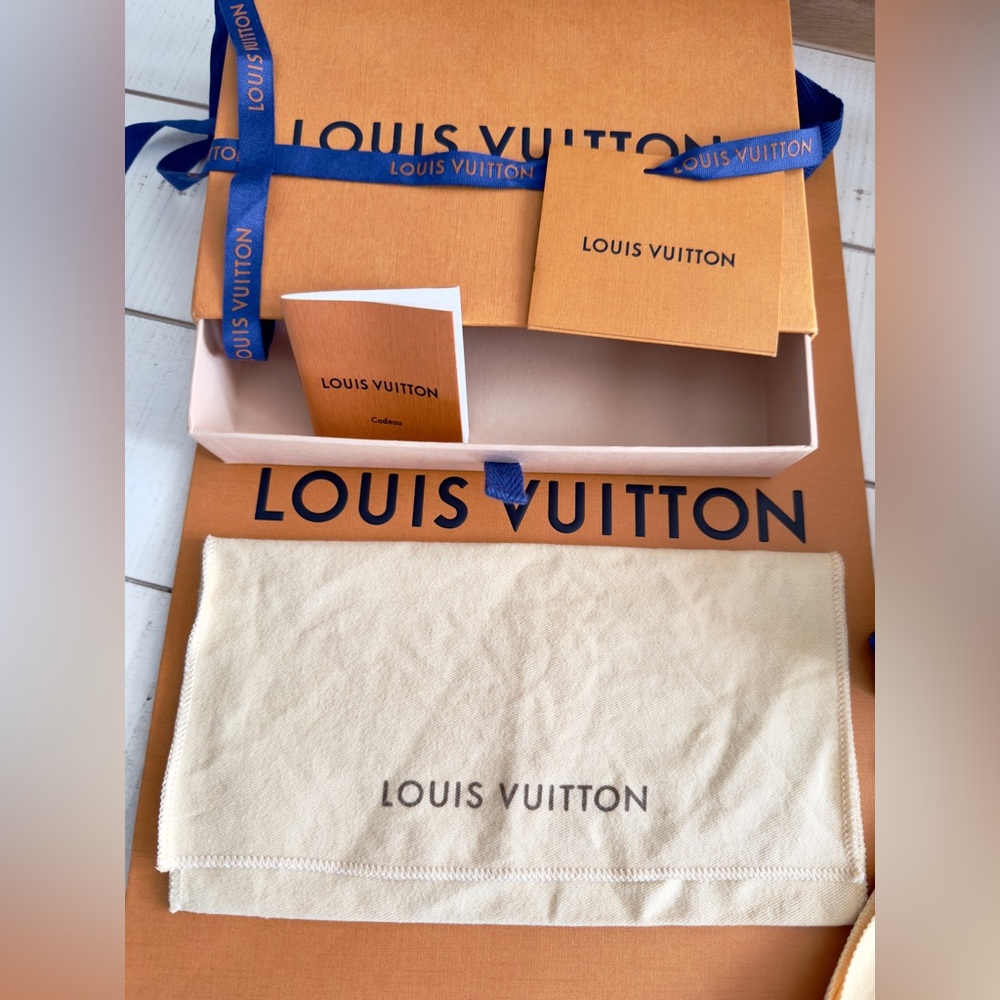 Louis Vuitton Long Wallet Box, Dust Bag, Tag & Ribbon + Paper Shopping Bag - Picture 7 of 11